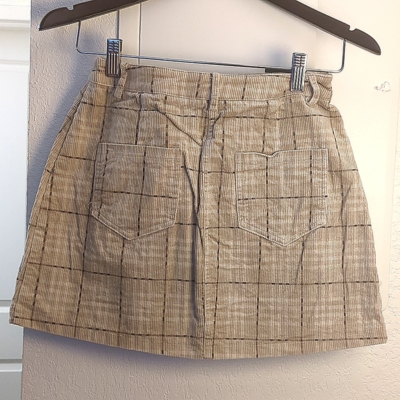 Retro Pattern Corduroy Skirt - Picture 4 of 4